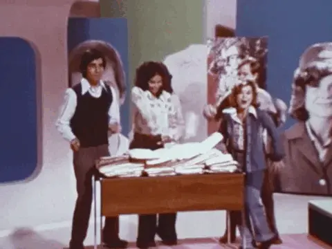 Papers gif